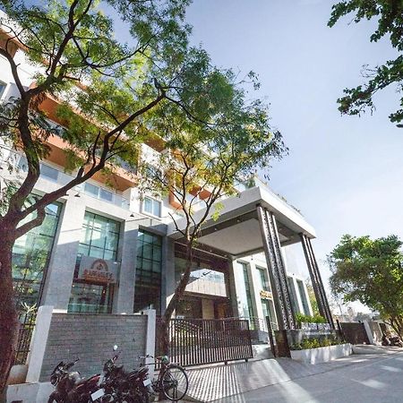 Palette Resorts - Hotel Sanhok Bangalore Exterior photo